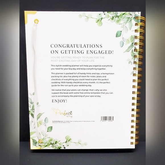 The Complete Wedding Planner And Organizer by Your Perfect Day 11.5" x 10" - Picture 4 of 11